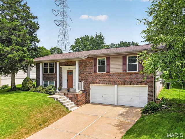 802 Sherwick Terrace, Manchester, MO 63021