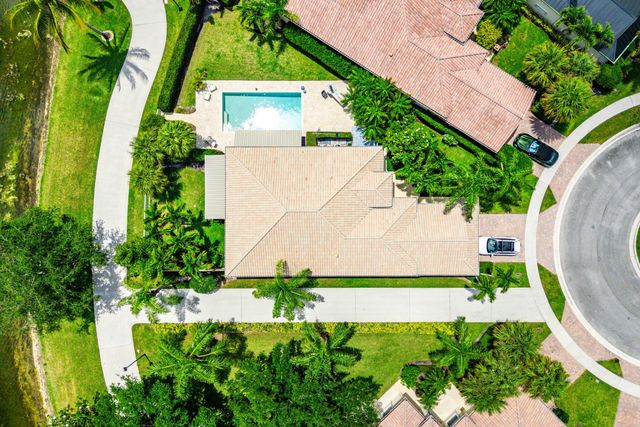 8222 Dominica Place, Wellington, FL 33414