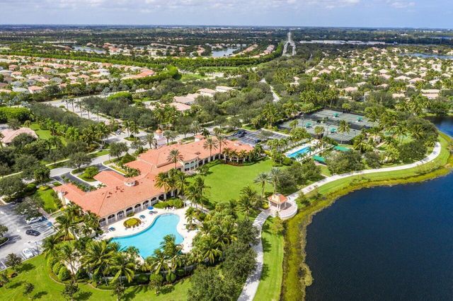 8222 Dominica Place, Wellington, FL 33414
