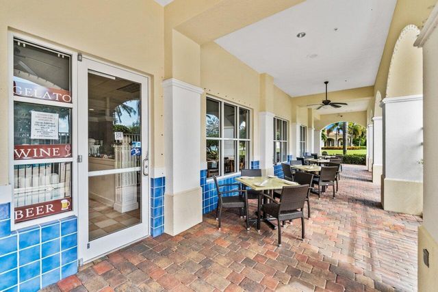 8222 Dominica Place, Wellington, FL 33414