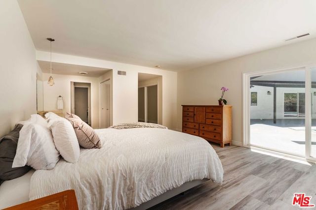 5121 Winnetka Avenue, Woodland Hills, CA 91364
