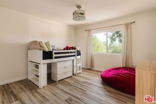 5121 Winnetka Avenue, Woodland Hills, CA 91364