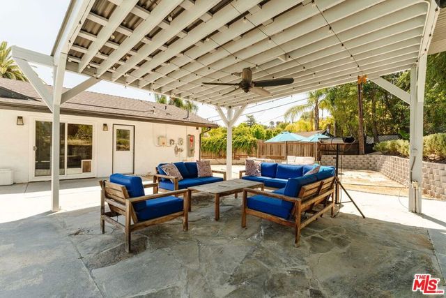 5121 Winnetka Avenue, Woodland Hills, CA 91364