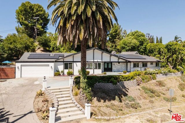 5121 Winnetka Avenue, Woodland Hills, CA 91364