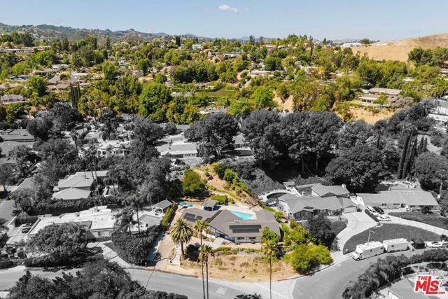 5121 Winnetka Avenue, Woodland Hills, CA 91364