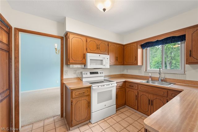 24533 Framingham Drive, Westlake, OH 44145