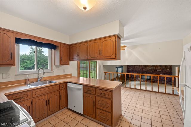 24533 Framingham Drive, Westlake, OH 44145