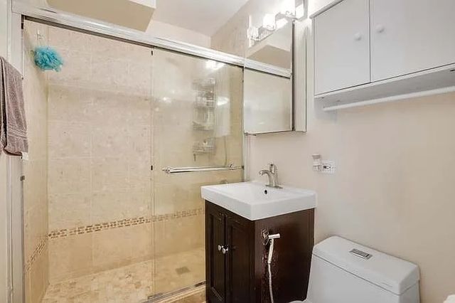 2501 W TOUHY Avenue 308, Chicago, IL 60645