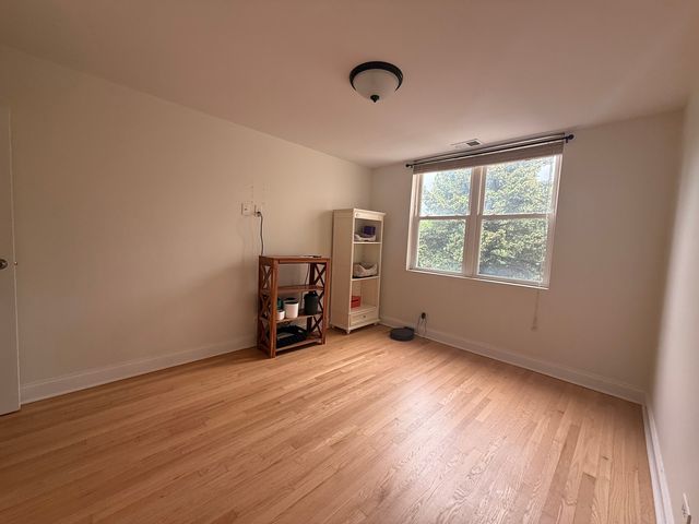 2501 W TOUHY Avenue 308, Chicago, IL 60645