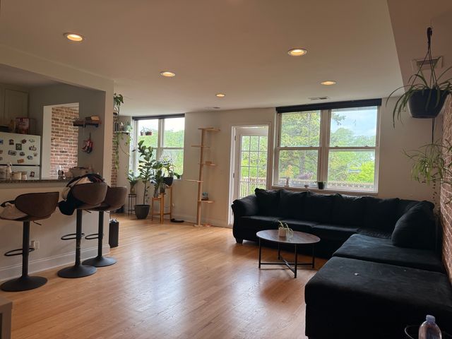 2501 W TOUHY Avenue 308, Chicago, IL 60645