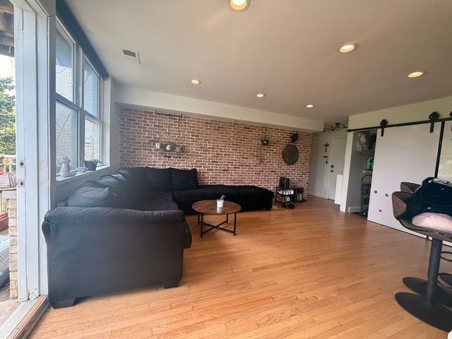 2501 W TOUHY Avenue 308, Chicago, IL 60645