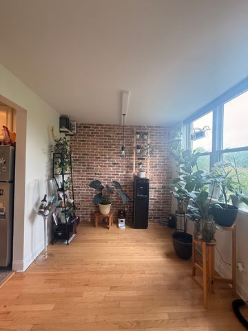 2501 W TOUHY Avenue 308, Chicago, IL 60645