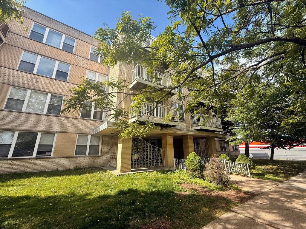 2501 W TOUHY Avenue 308, Chicago, IL 60645