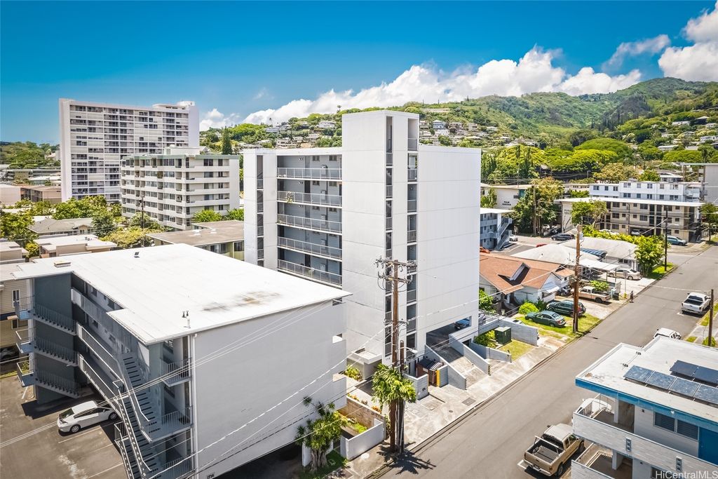 1718 Anapuni Street 301, Honolulu, HI 96822