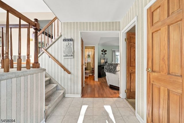 225 Seymour Rd, Hackettstown Town, NJ 07840
