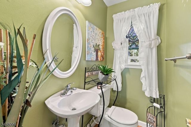 225 Seymour Rd, Hackettstown Town, NJ 07840