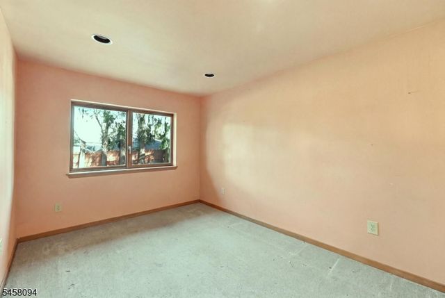 225 Seymour Rd, Hackettstown Town, NJ 07840