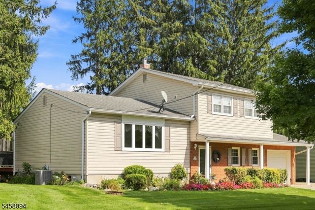 225 Seymour Rd, Hackettstown Town, NJ 07840