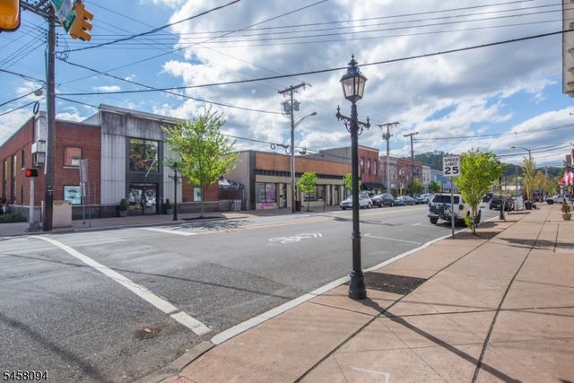 225 Seymour Rd, Hackettstown Town, NJ 07840