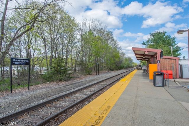 225 Seymour Rd, Hackettstown Town, NJ 07840