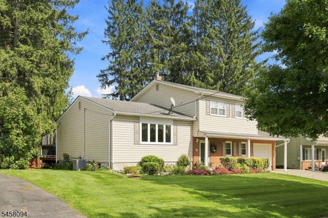 225 Seymour Rd, Hackettstown Town, NJ 07840