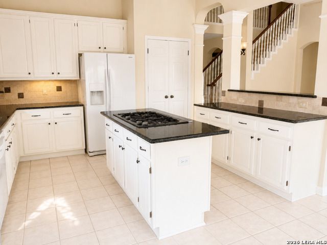 9407 SAGEGLEN, San Antonio, TX 78254
