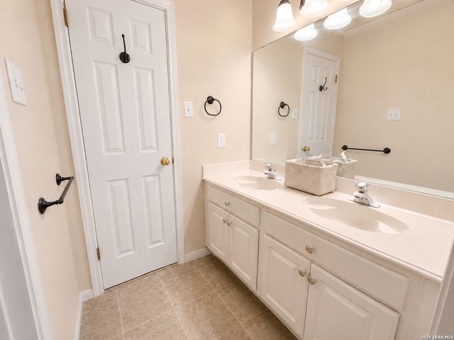9407 SAGEGLEN, San Antonio, TX 78254