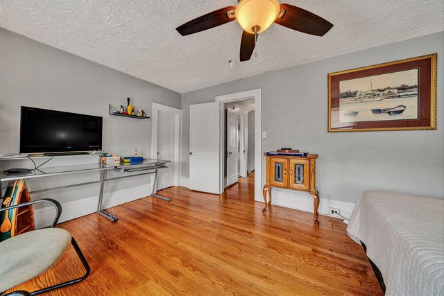 2710 Hillcrest AVE NW, Roanoke, VA 24012