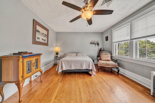 2710 Hillcrest AVE NW, Roanoke, VA 24012