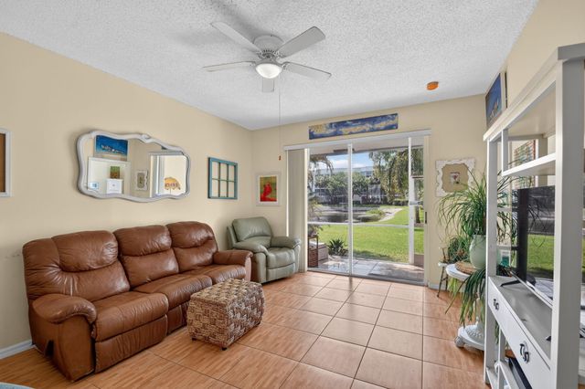 3162 Via Poinciana 6, Lake Worth, FL 33467