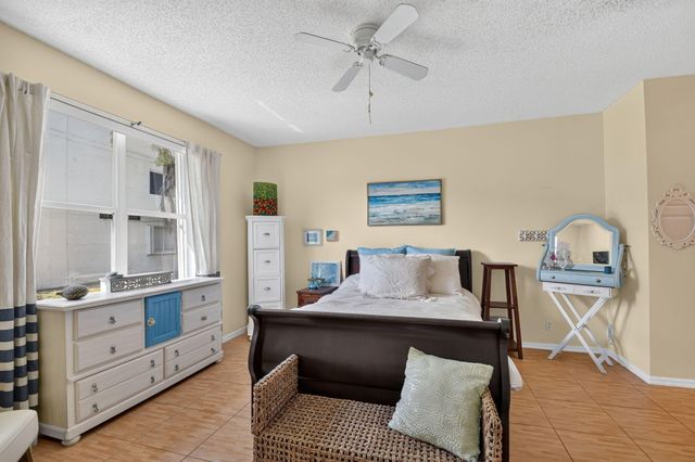 3162 Via Poinciana 6, Lake Worth, FL 33467