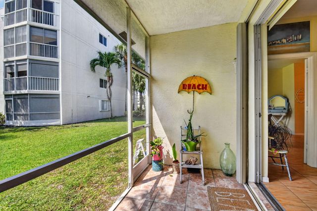 3162 Via Poinciana 6, Lake Worth, FL 33467