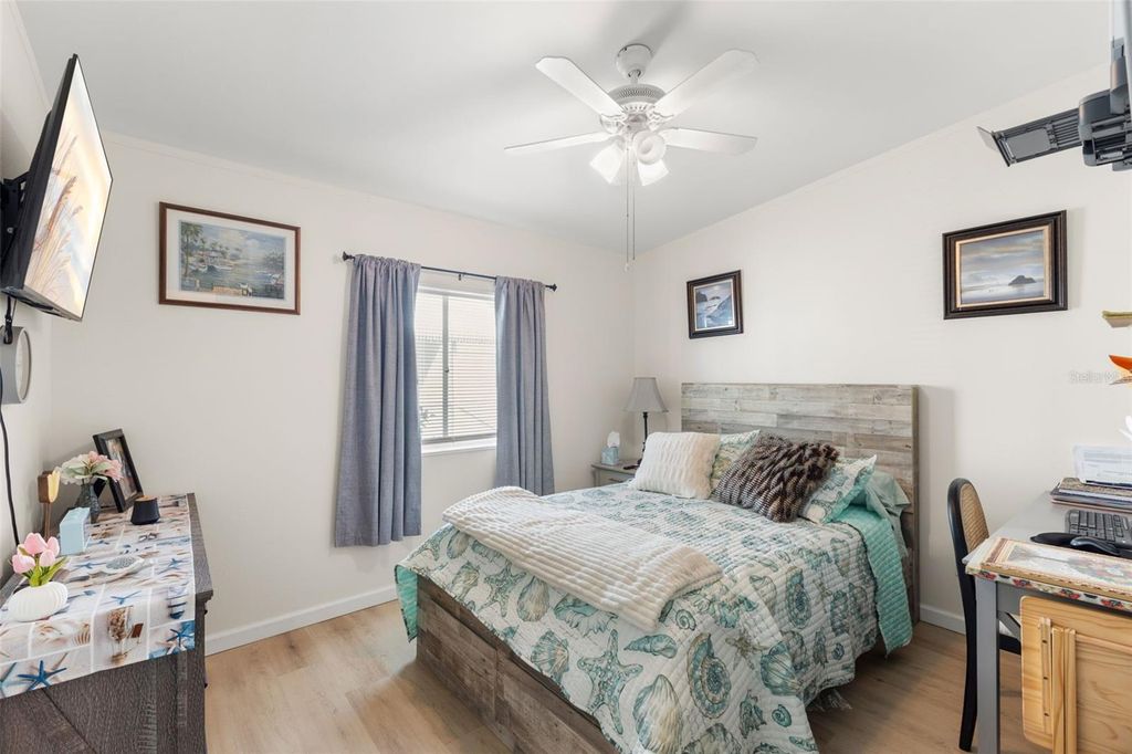 Image 21 of property listing at 7106 MOUNT ESSEX DRIVE NE 494, St Petersburg, FL 33702