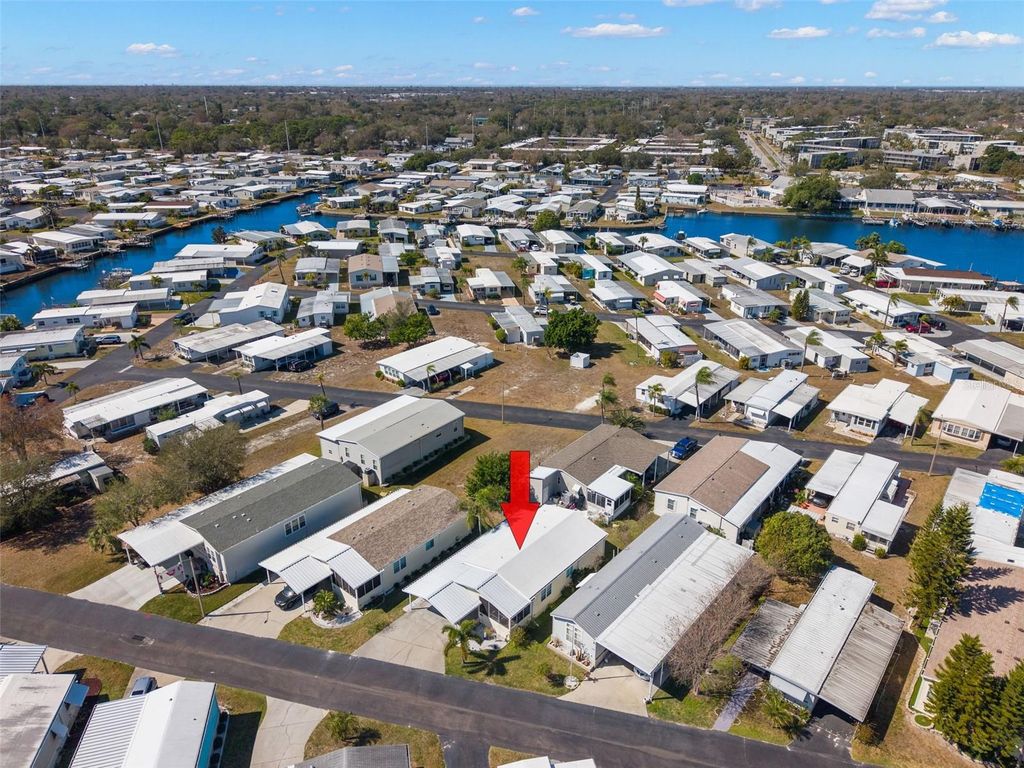 Image 29 of property listing at 7106 MOUNT ESSEX DRIVE NE 494, St Petersburg, FL 33702