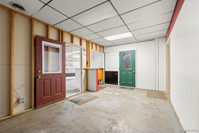 26905 Plymouth Road, Redford, MI 48239