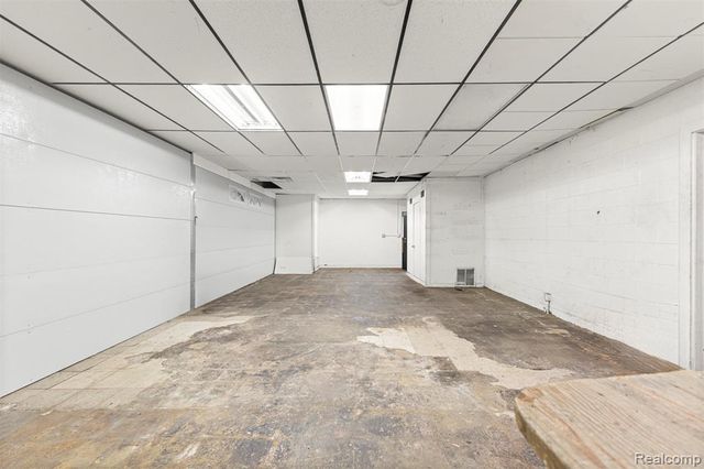 26905 Plymouth Road, Redford, MI 48239