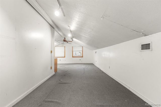 26905 Plymouth Road, Redford, MI 48239