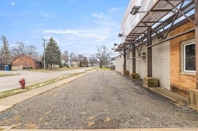 26905 Plymouth Road, Redford, MI 48239