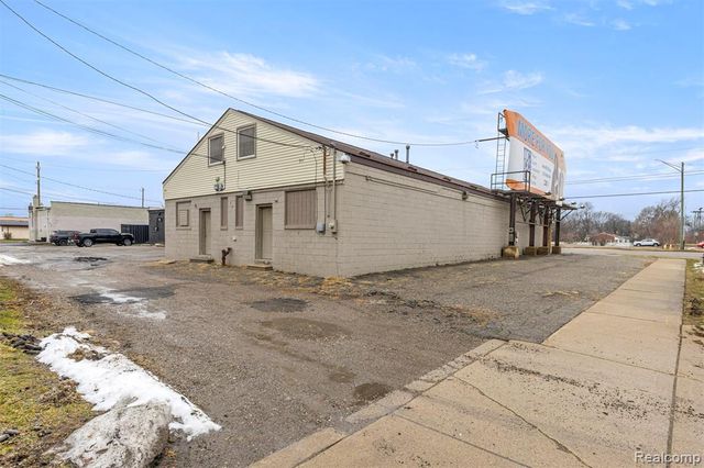 26905 Plymouth Road, Redford, MI 48239