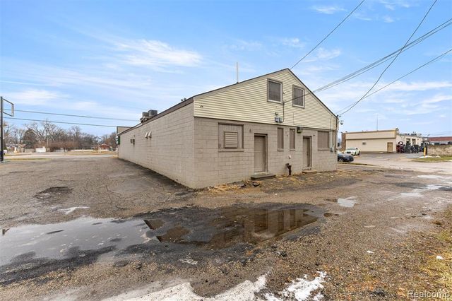 26905 Plymouth Road, Redford, MI 48239