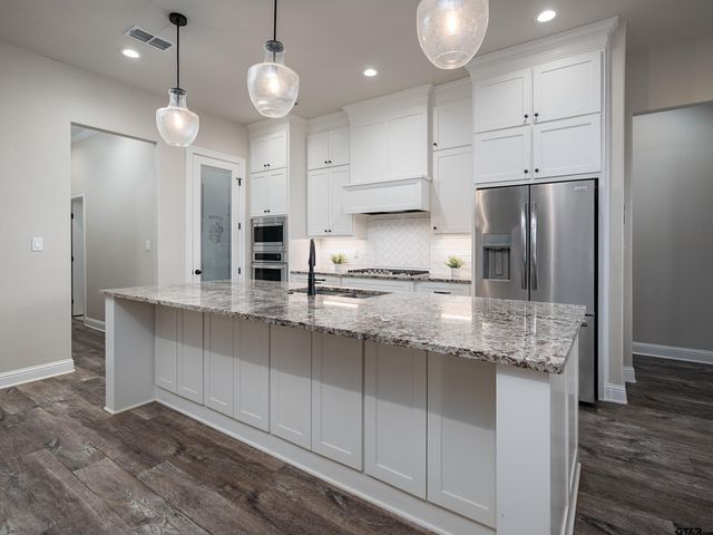 261 Heritage Way, Bullard, TX 75757