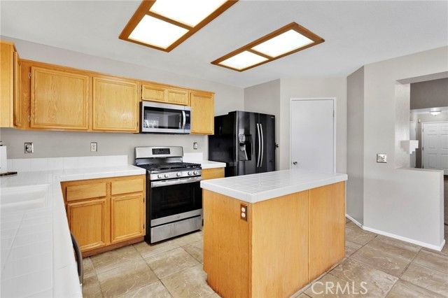 11979 Luna, Victorville, CA 92392