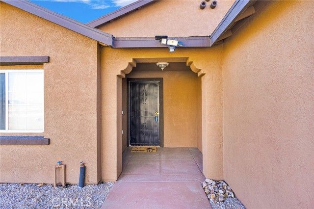 11979 Luna, Victorville, CA 92392