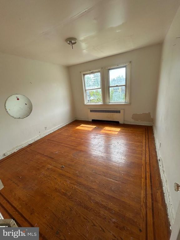 Image 12 of property listing at 2500 QUANTICO AVE, Baltimore, MD 21215