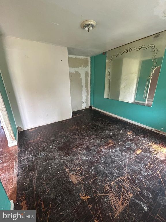 Image 2 of property listing at 2500 QUANTICO AVE, Baltimore, MD 21215