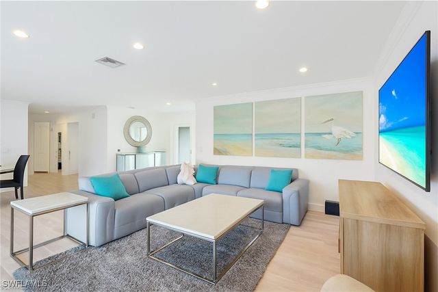 1250 Tuna CT, Naples, FL 34102