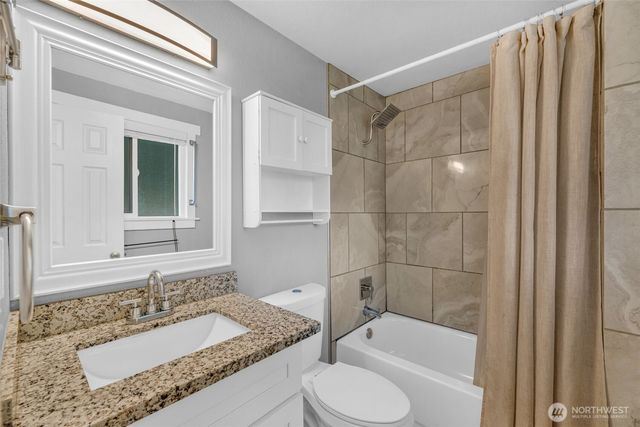 15802 64th Avenue Court East, Puyallup, WA 98375