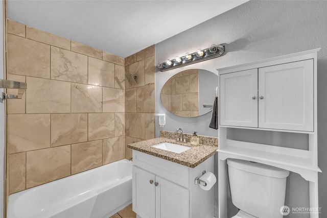 15802 64th Avenue Court East, Puyallup, WA 98375