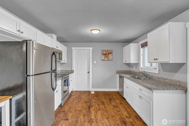 15802 64th Avenue Court East, Puyallup, WA 98375