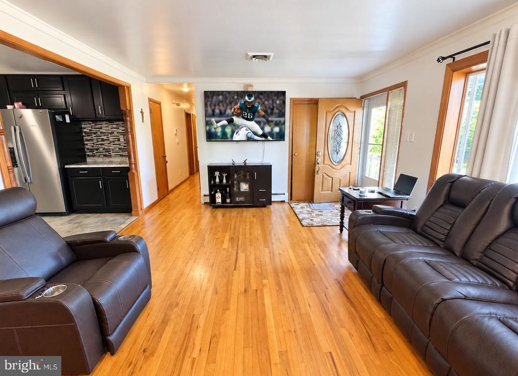 312 HIGHLAND AVE, CARNEYS POINT, NJ 08069 — photo 3